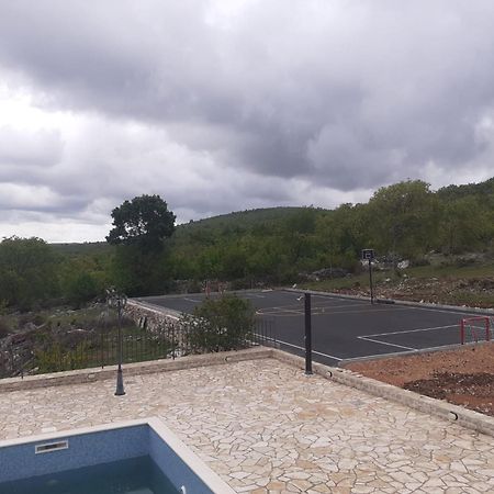 Patakun Holiday Home For 5, With Heated Pool Lecevica المظهر الخارجي الصورة