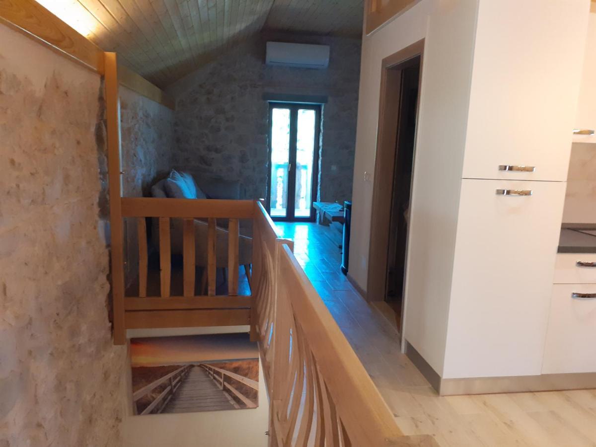 Patakun Holiday Home For 5, With Heated Pool Lecevica المظهر الخارجي الصورة
