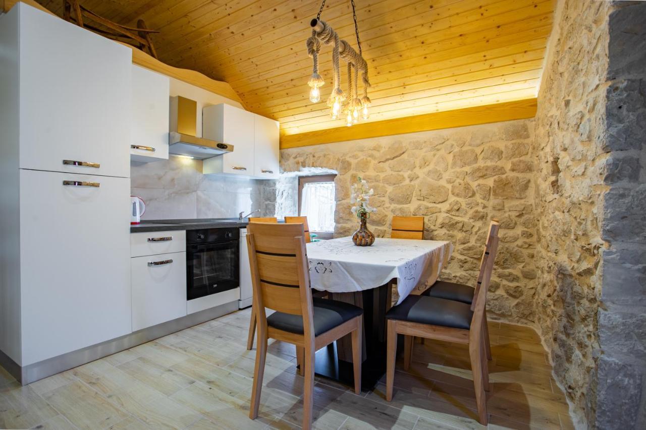 Patakun Holiday Home For 5, With Heated Pool Lecevica المظهر الخارجي الصورة