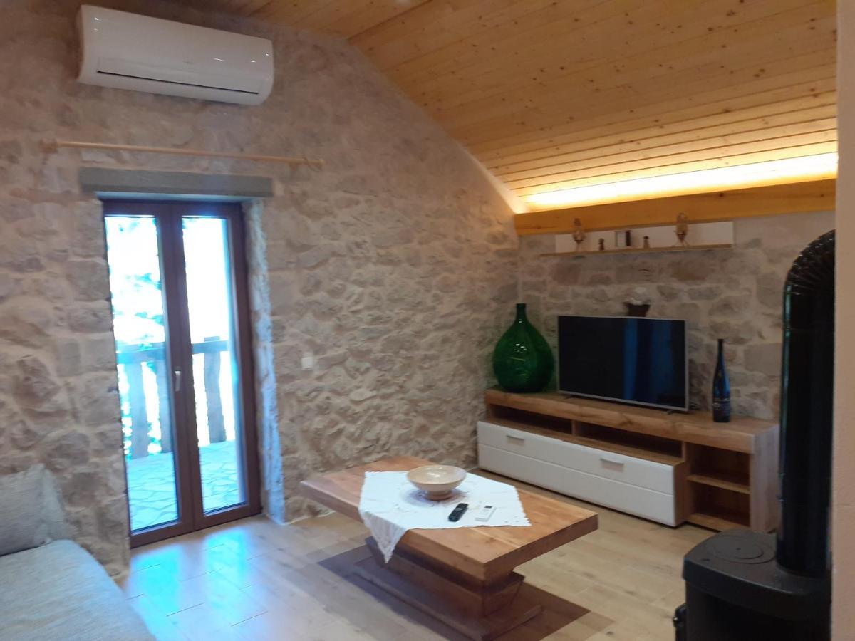 Patakun Holiday Home For 5, With Heated Pool Lecevica المظهر الخارجي الصورة