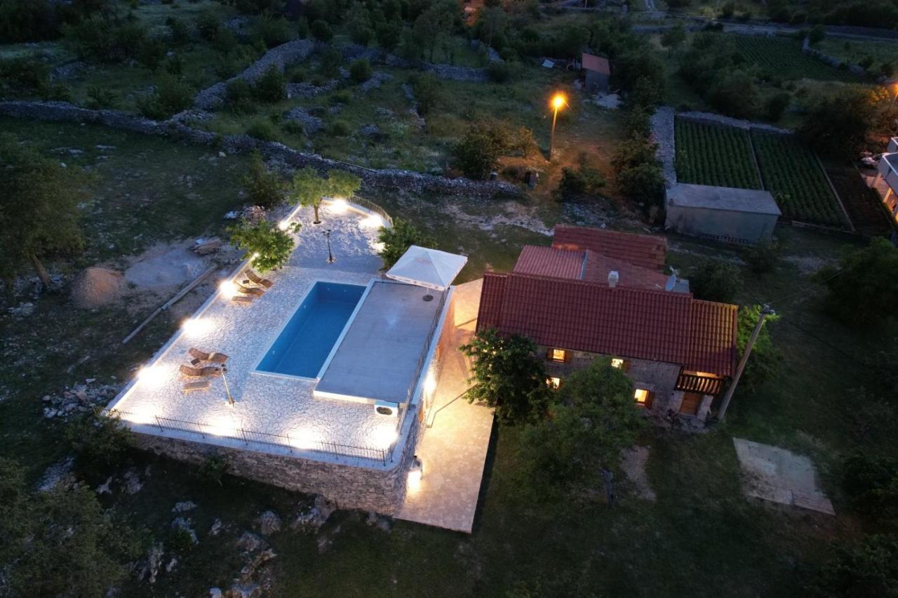 Patakun Holiday Home For 5, With Heated Pool Lecevica المظهر الخارجي الصورة