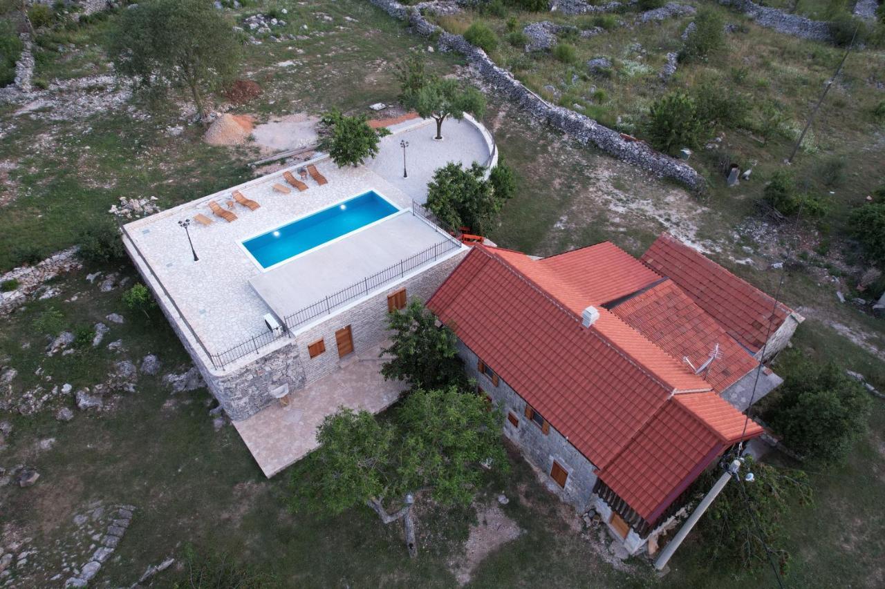 Patakun Holiday Home For 5, With Heated Pool Lecevica المظهر الخارجي الصورة