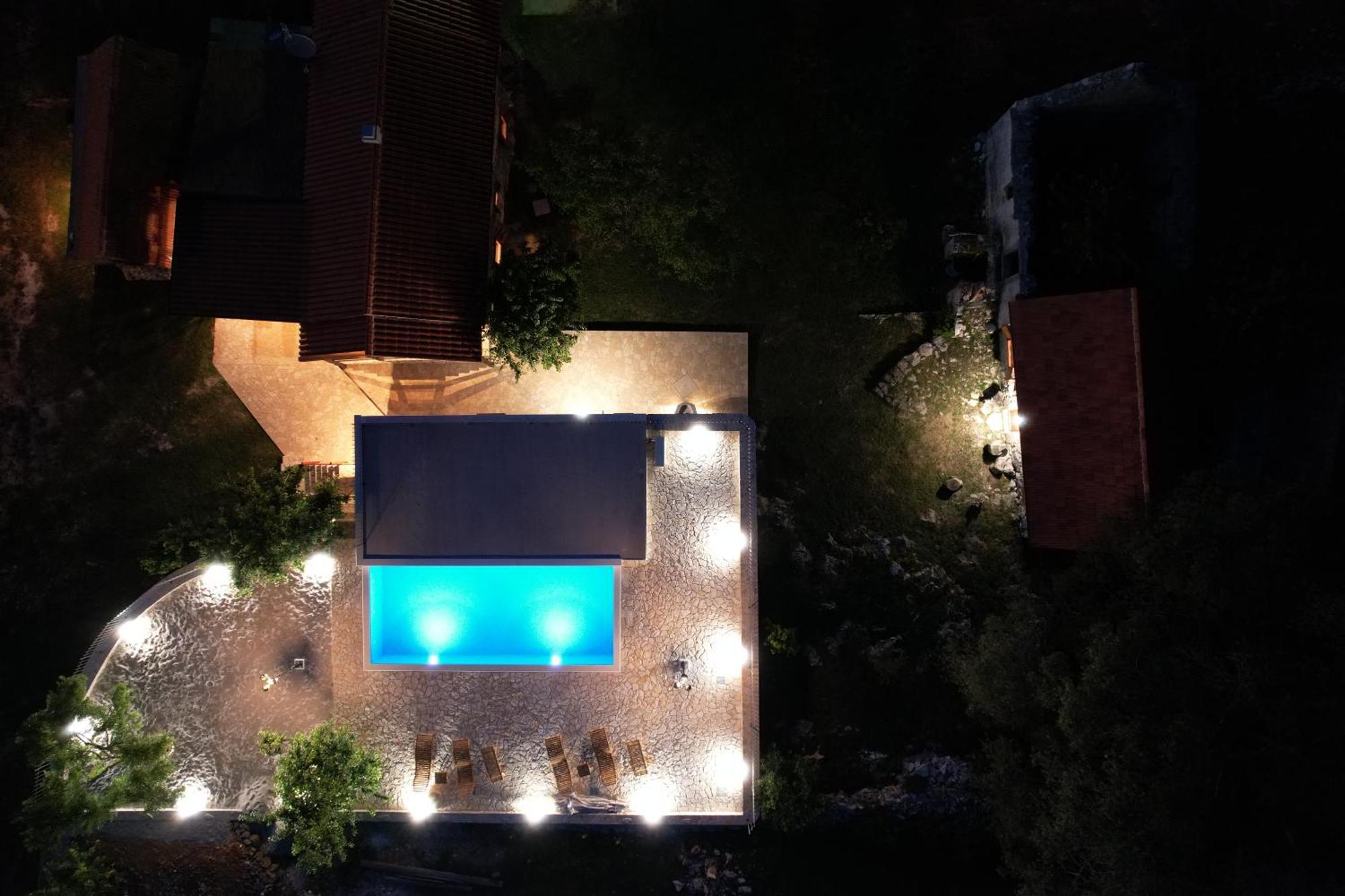 Patakun Holiday Home For 5, With Heated Pool Lecevica المظهر الخارجي الصورة
