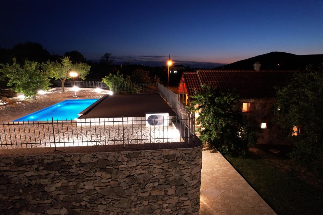 Patakun Holiday Home For 5, With Heated Pool Lecevica المظهر الخارجي الصورة