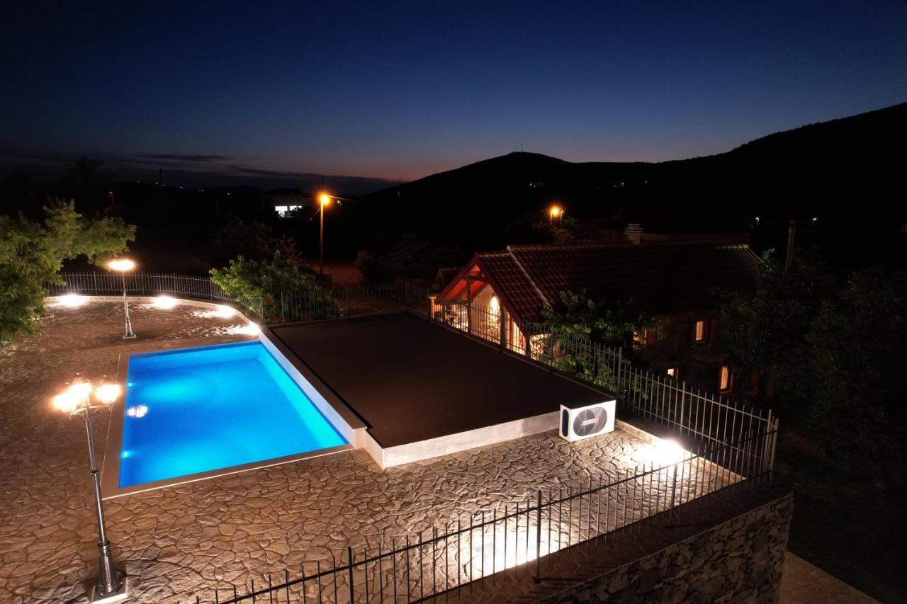 Patakun Holiday Home For 5, With Heated Pool Lecevica المظهر الخارجي الصورة