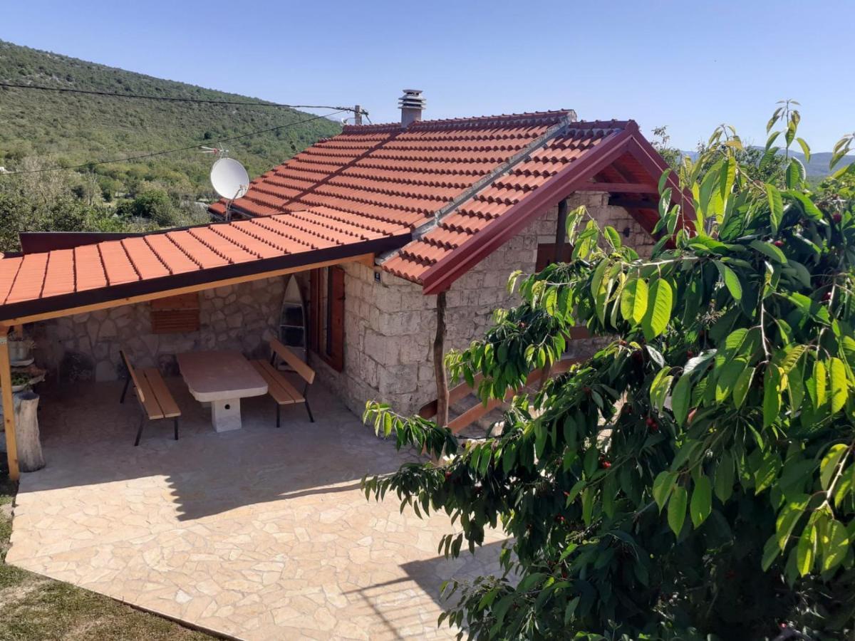 Patakun Holiday Home For 5, With Heated Pool Lecevica المظهر الخارجي الصورة